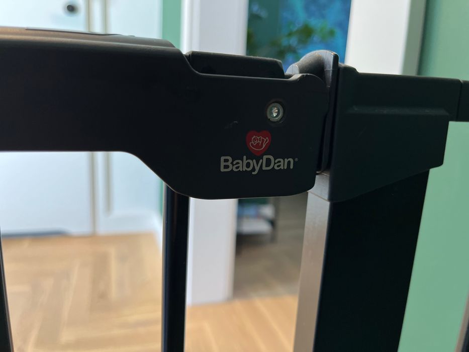 Baby Dan Bramka ochronna na schody drzwi PREMIER czarny 86-93,3