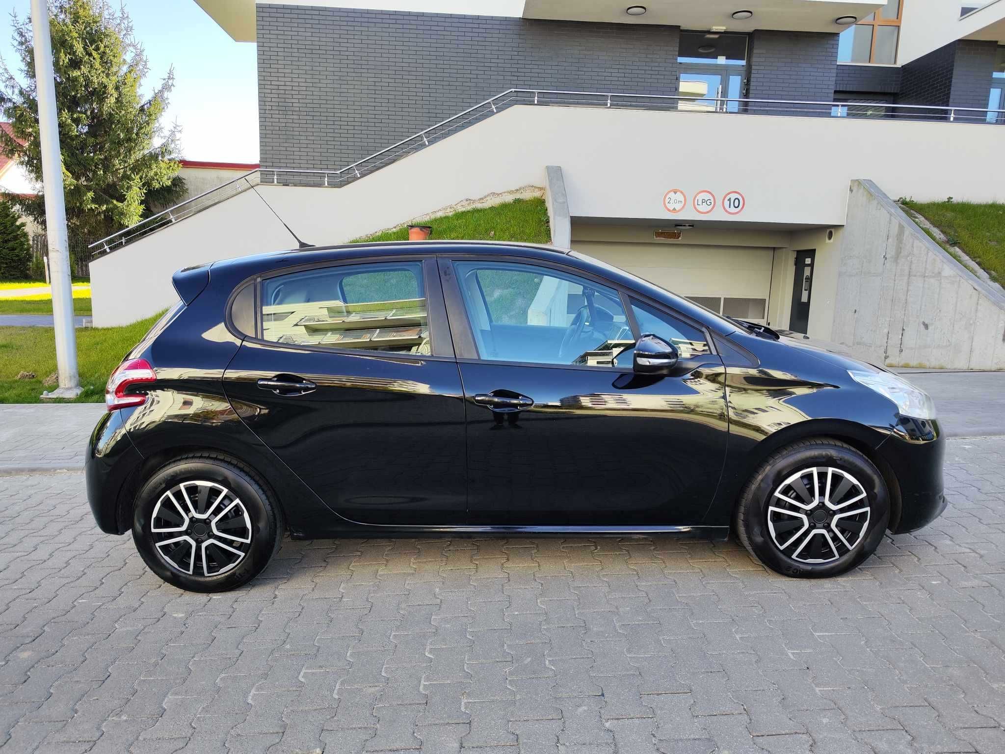 Peugeot 208 1.6 HDI 2012r 182tys km Navi Klimatronik Multifunkcja