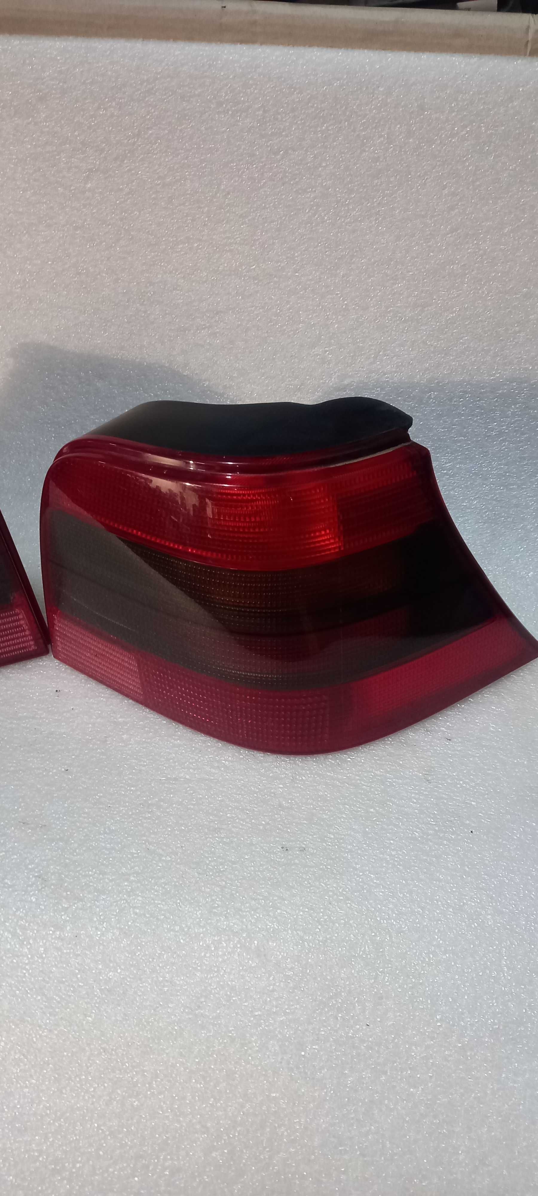 Lampa tył ciemna Volkswagen Golf IV 3-drzwi