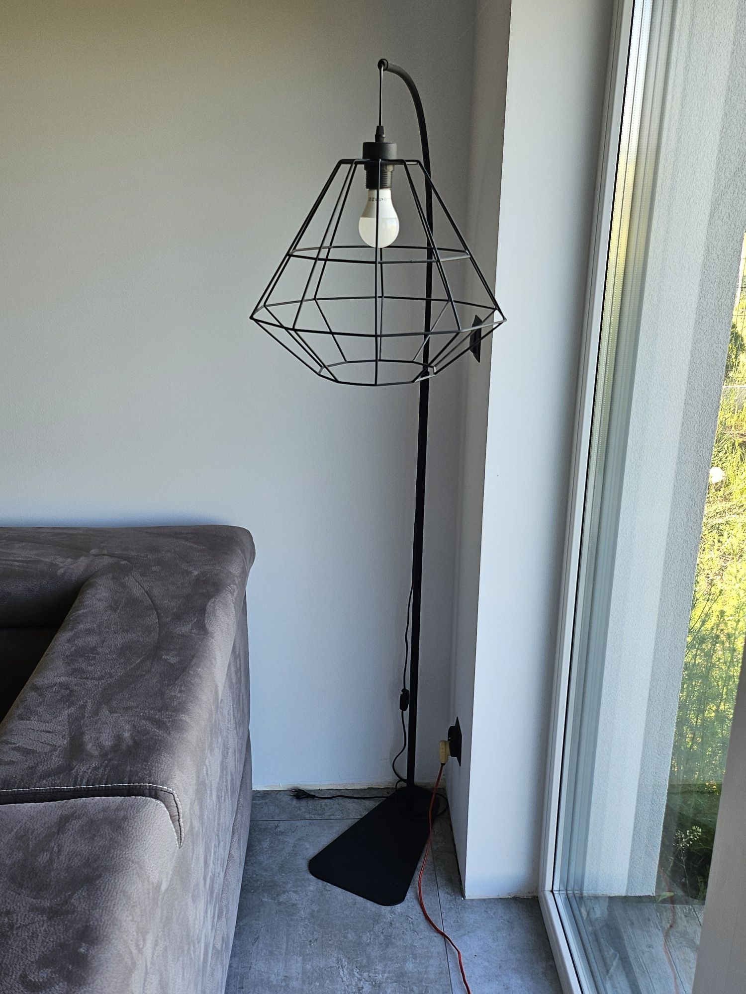 Lampa podłogowa stojąca