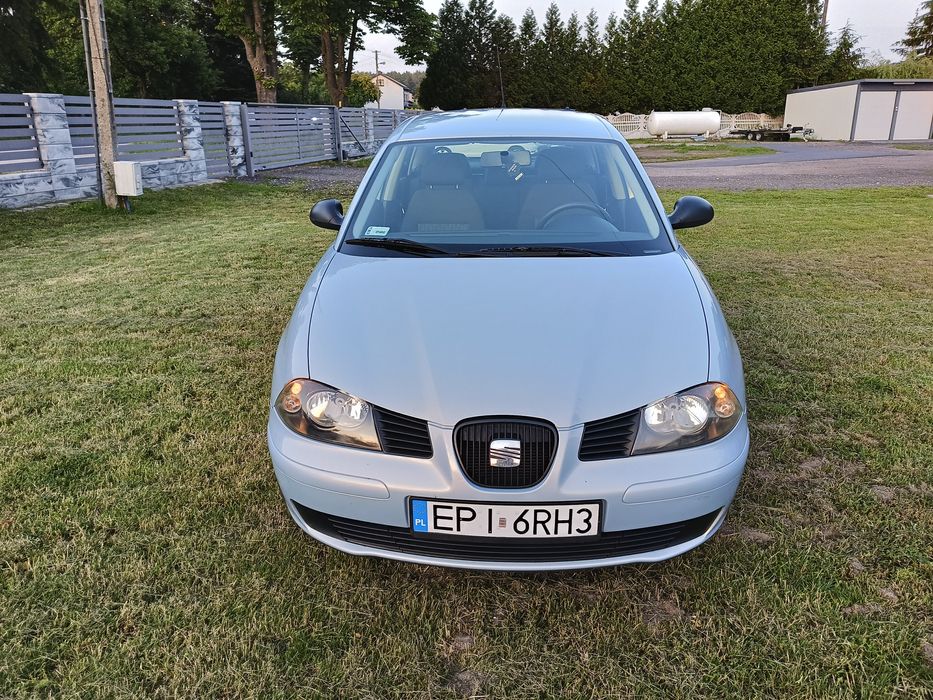Seat Ibiza 2005r 1.4 MPI 5 drzwi klima zarejestrowany opłaty na rok