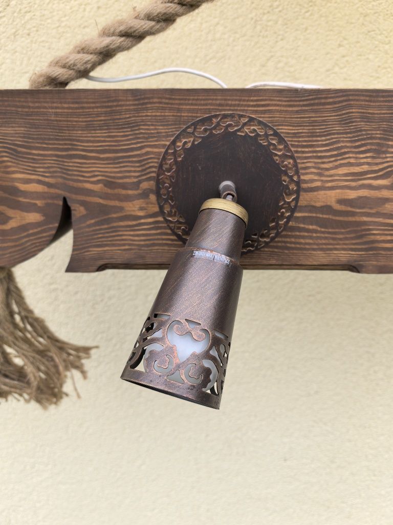 Drewniana pokojowa lampa wisząca stylowa