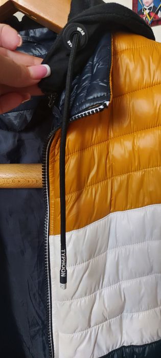 Продаю куртку 14-16 лет весенняя