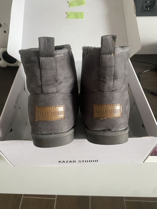 Уггі Kazar Studiо