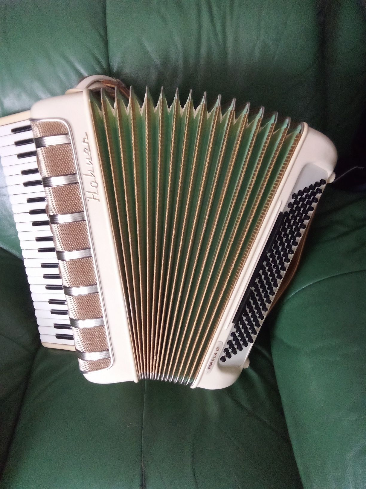 Akordeon hohner PIROLA III