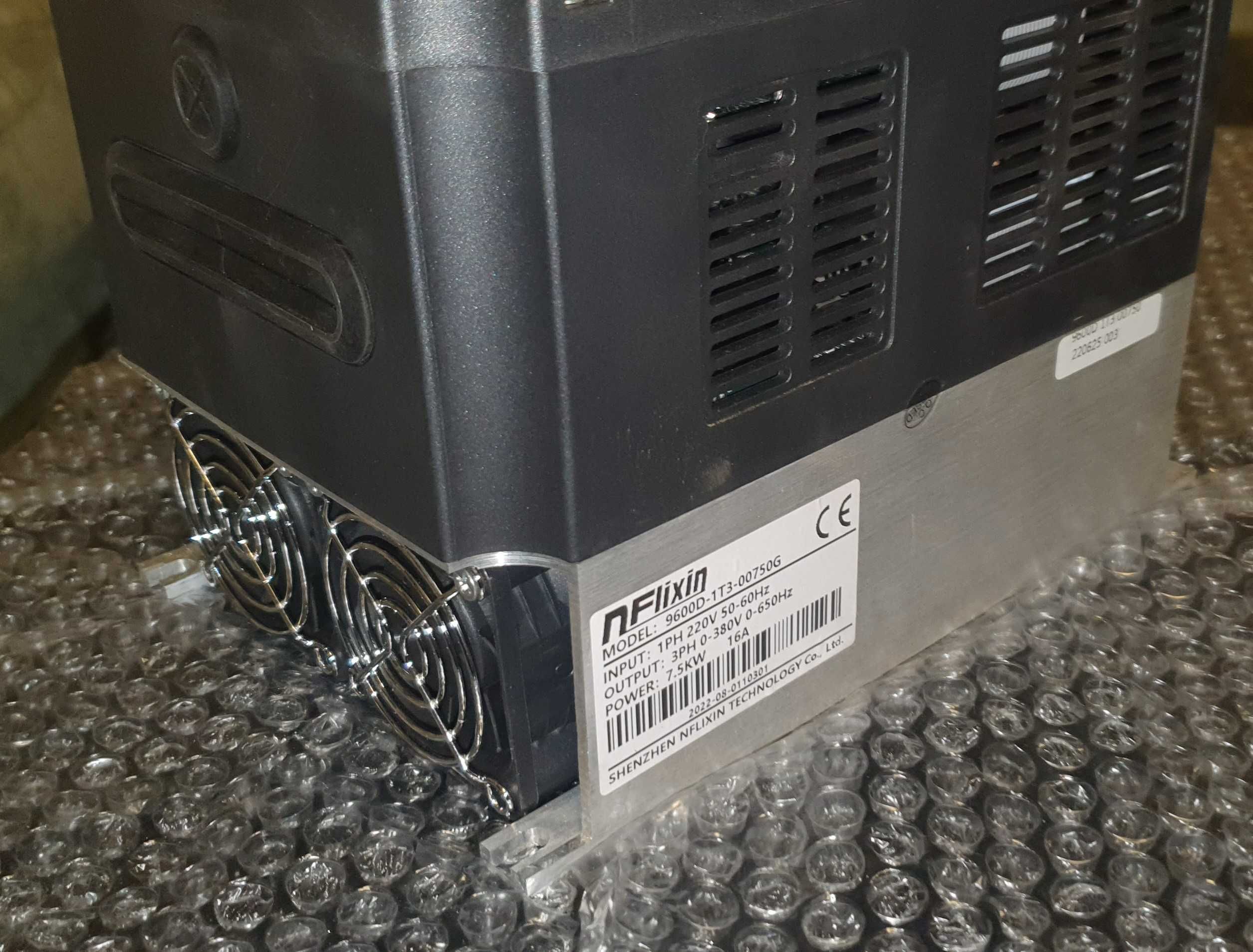 Інвертор NFllixin 9600D 220в - 380в. 7.5кВт.