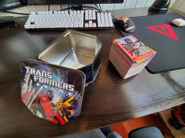 Повна колекція карток + журналів Transformers Prime 2012