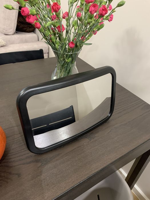 Lusterko do obserwacji dziecka w samochodzie