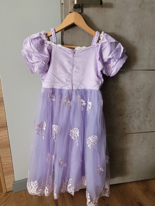 Piekna sukienka balowa księżniczka Roszpunka fioletowa 140 jak nowa