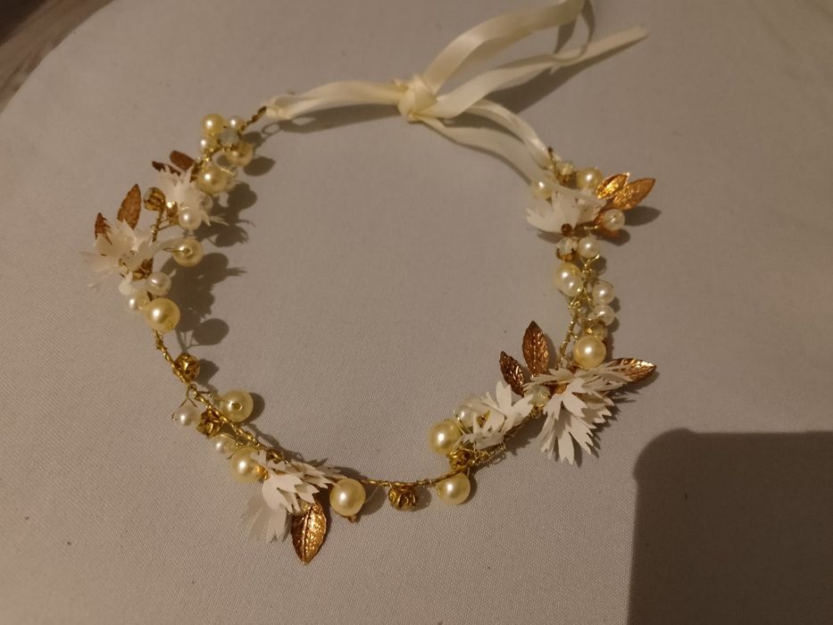 Sprzedam wianek komunijny i torebkę