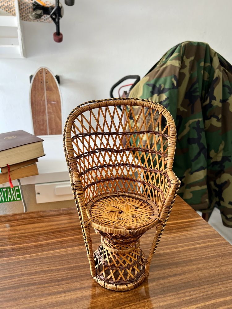 Miniatura de Cadeira de Verga - Peça Decorativa Artesanal