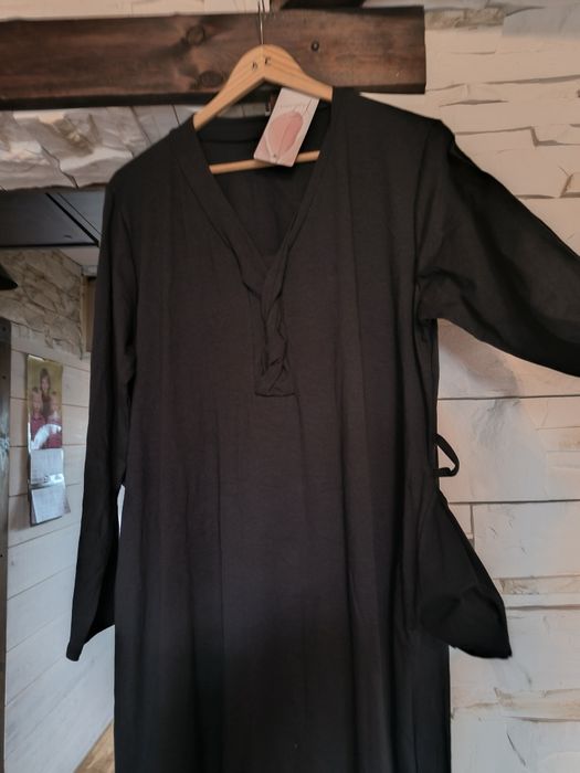 Piękna nowa czarna bawełniana sukienka