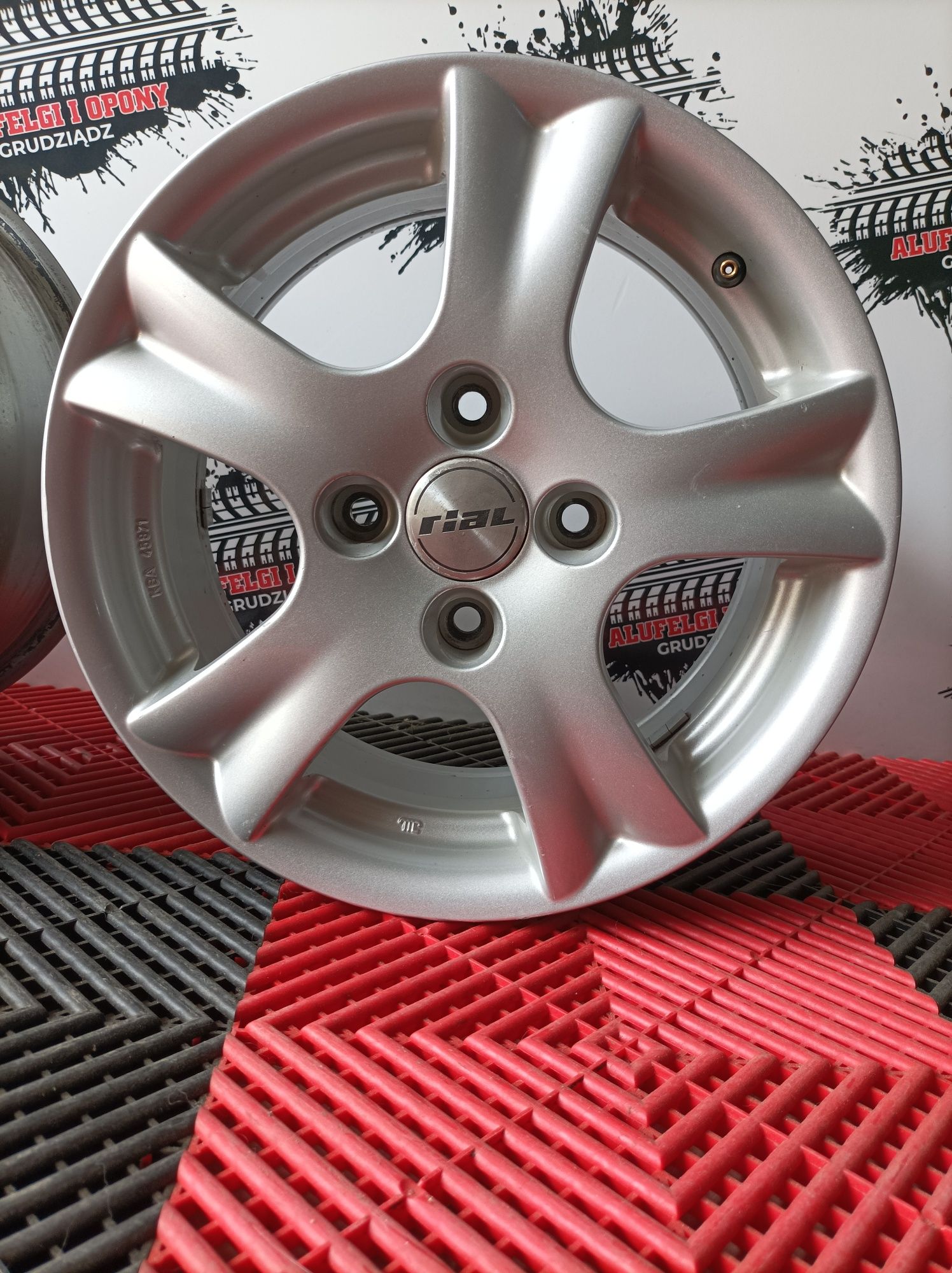 Alufelgi 15"4x114.3 Mitsubishi Colt Volvo