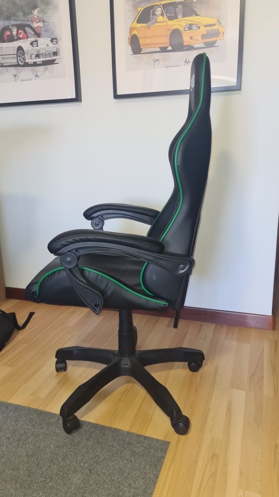 Cadeira Gaming Kubo - Como nova