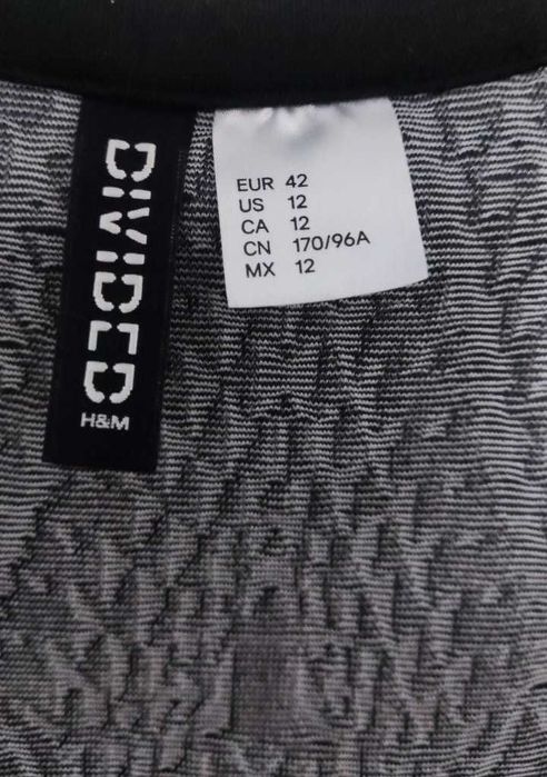 Vestido casual preto e branco