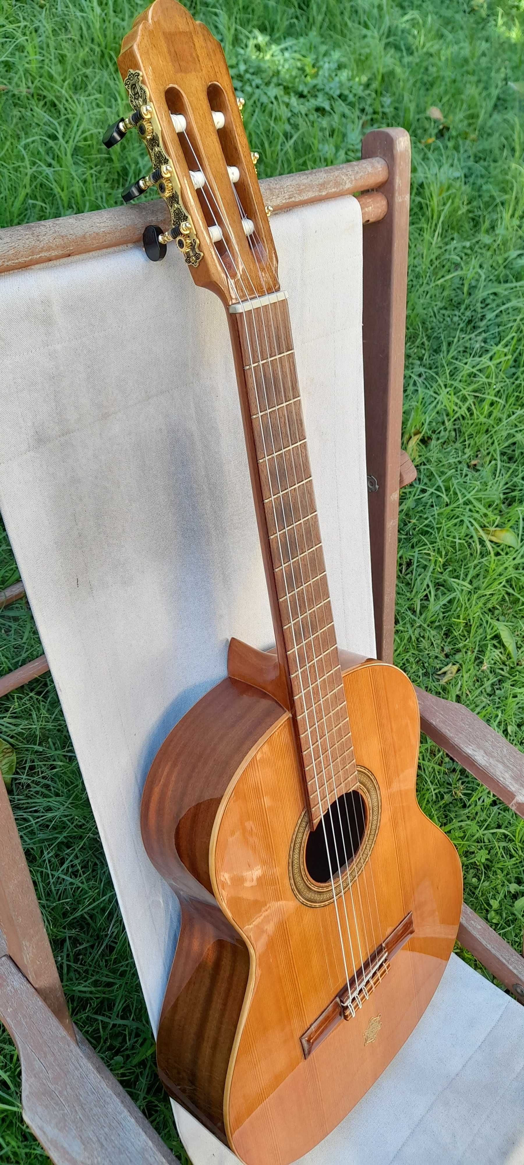 Guitarra Alhambra 1P Cedro