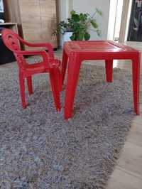 Stolik wraz z krzesełkiem