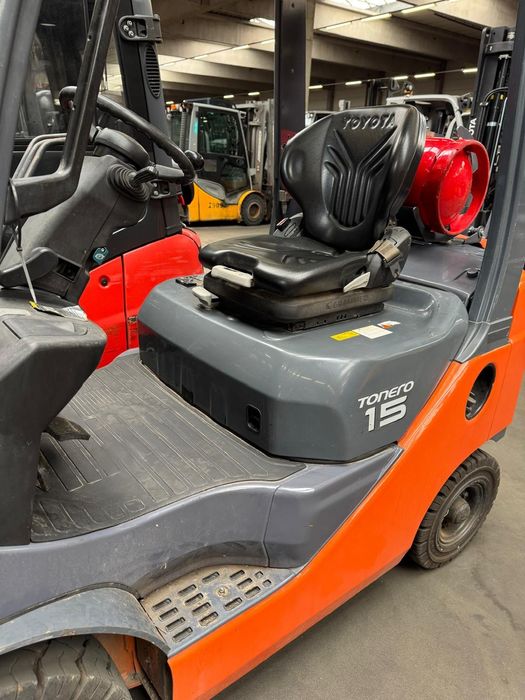 Навантажувач вилковий TOYOTA газ бензин погрузчик Тойота