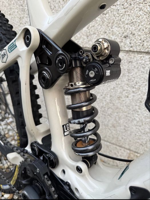 Pivot SHUTTLE AM Ride SLX/XT 2023