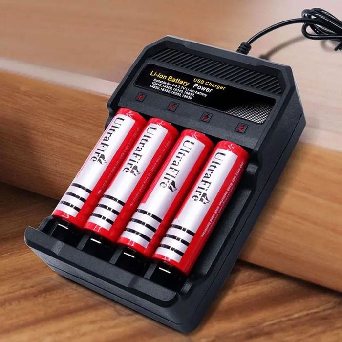 Зарядний пристрій на 4 акумулятора Li-ion, від USB, 4,2V/2A, MS-5D84A