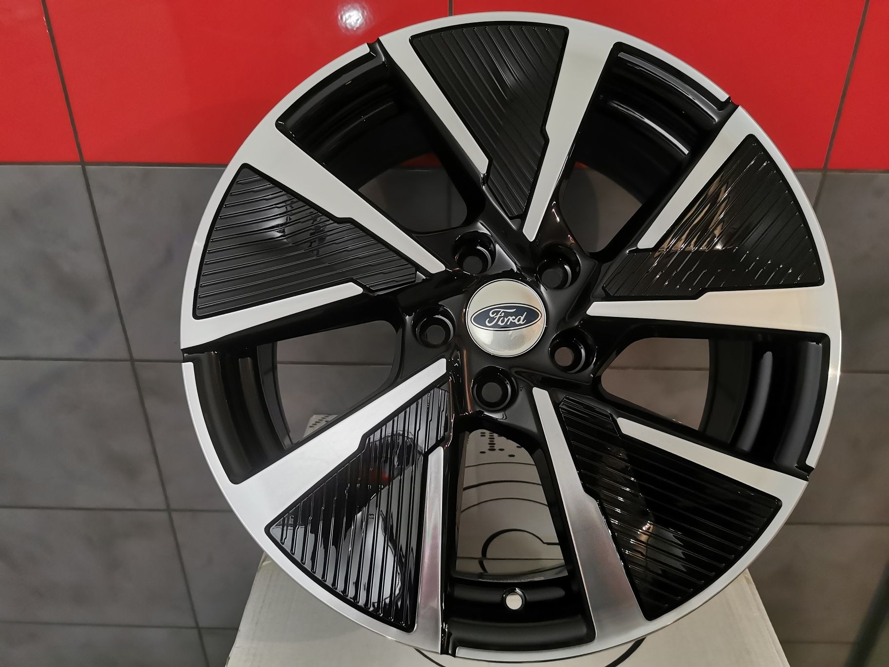 Felgi 17" 5x108 Ford ST MK5 Vignale Mondeo S-max C-max Focus Volvo
