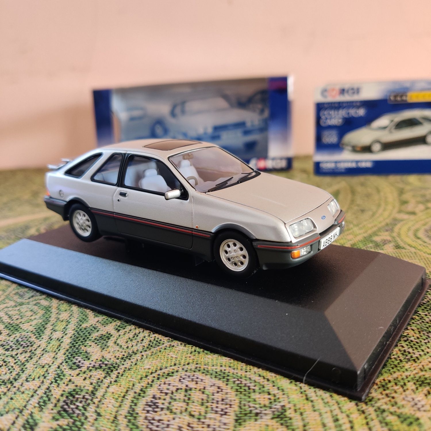 1:43 Ford Sierra XR4i Strato Silver – Corgi Vanguards