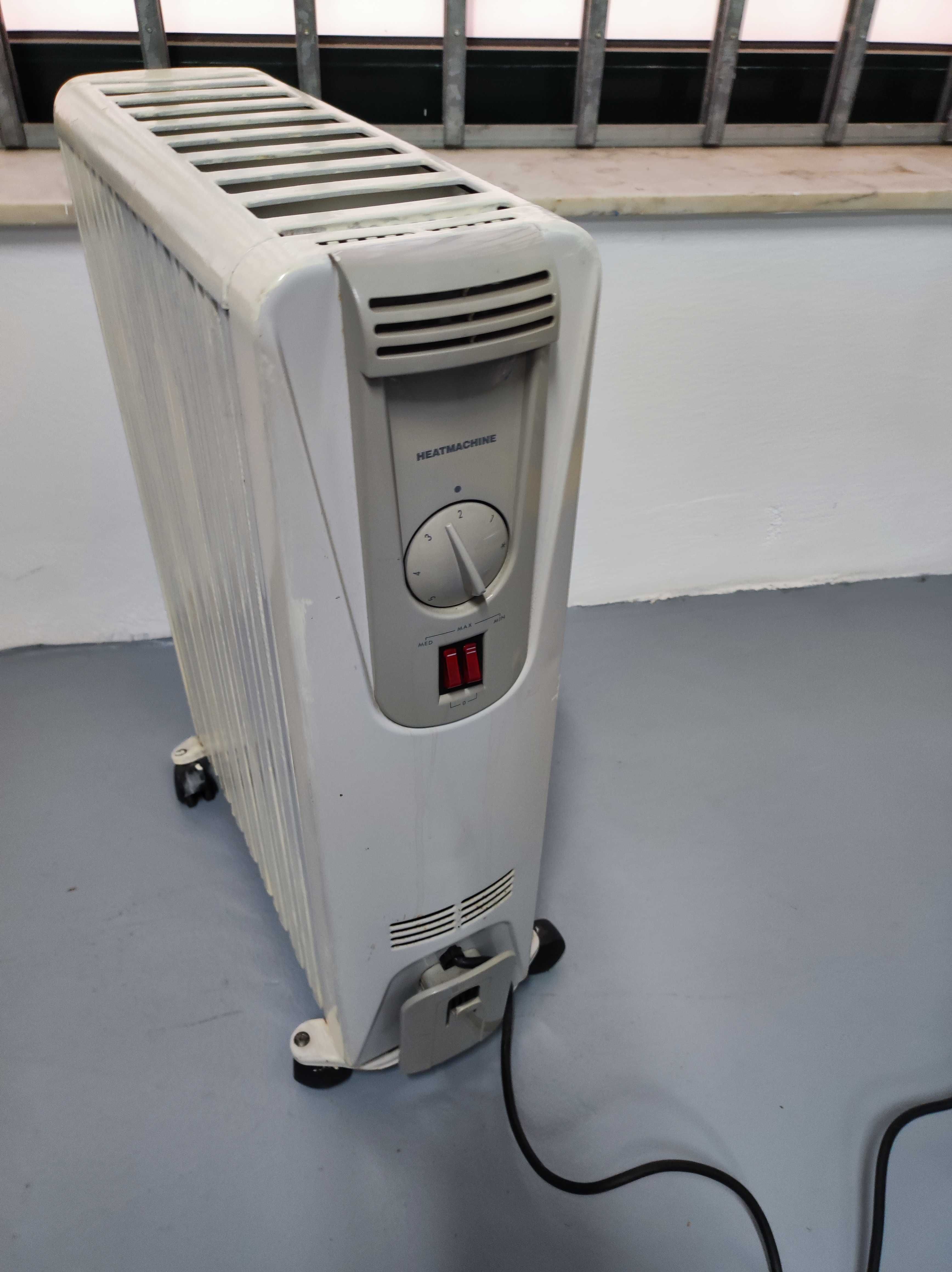 Aquecedor a óleo e eletrico
