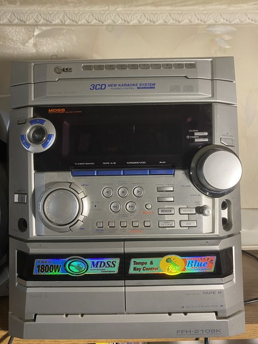 музичний центр LG