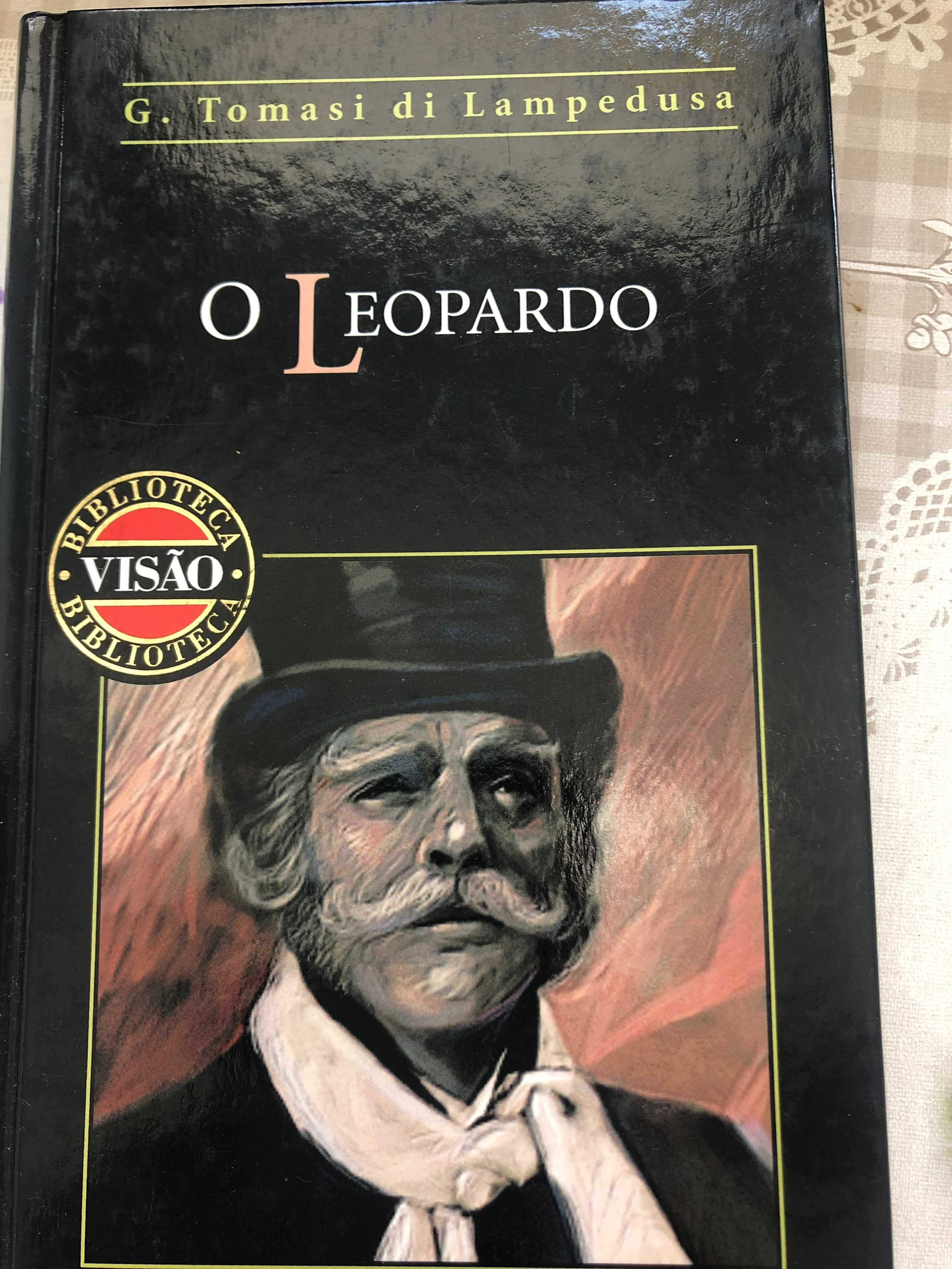 Livros intitulados "Lolita" e "O Jogador"