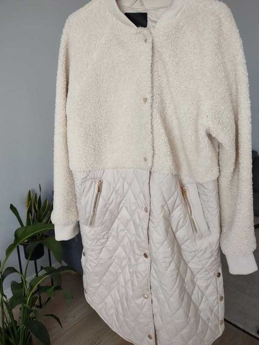 Dłuższa kurtka z futerkiem Eco Aware