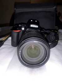 Nikon D5500 + AF-S DX 18-140mm f/3.5-5.6G ED VR com acessórios