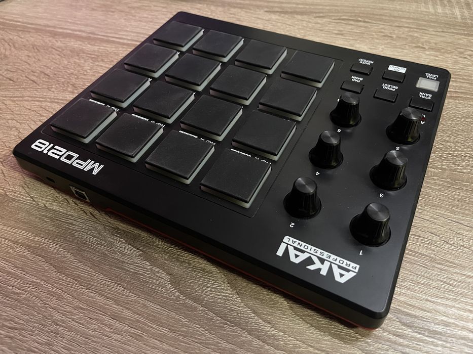 Akai MPD218 в чудовому стані