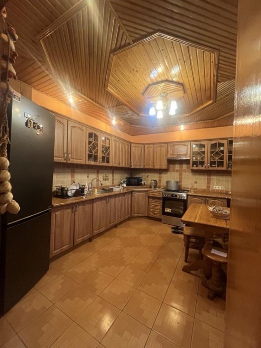 В передмісті м Косів здам довгостроково,! будинок зручностями.!