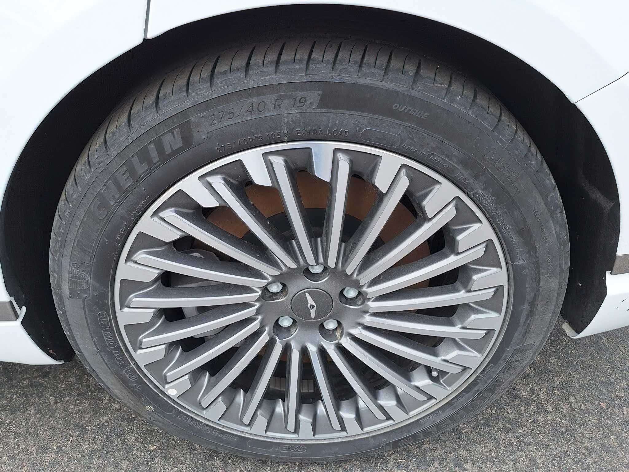 Genesis Electrified G80      2023