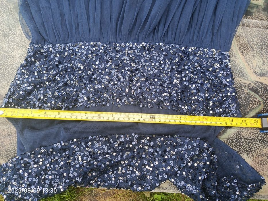 Sukienka cekiny tiul na zamek opadające ramiona