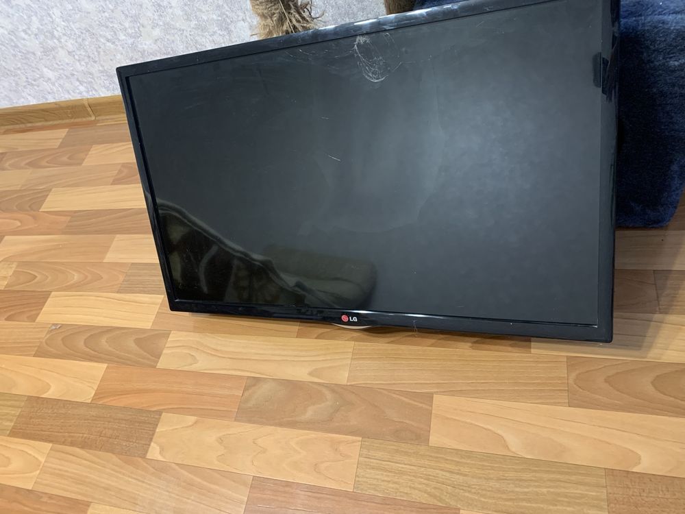 Телевізор LG 32LN548C