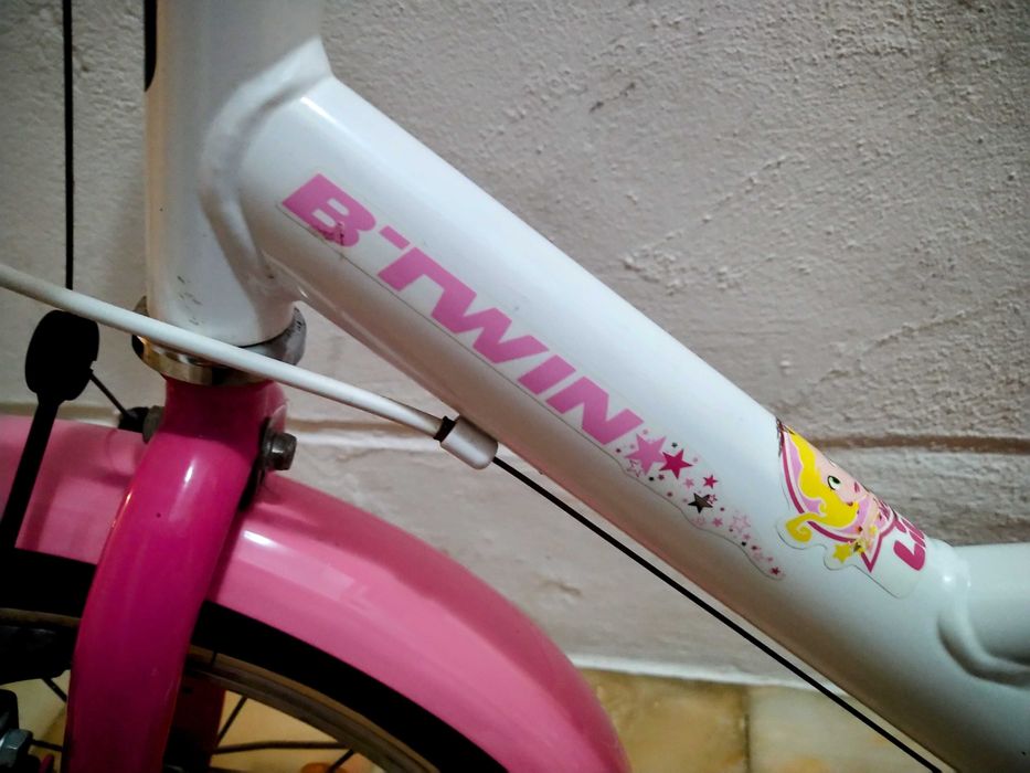 Btwin Princess, 16 (branca e rosa) com cadeirinha bebé