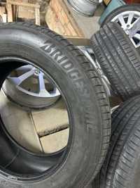 Шини . 235/60 R18 Alenza 001 , 21 рік