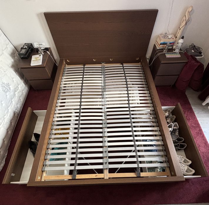Conjunto Malm (cama + mesas cabeceira + estrado + gavetas)
