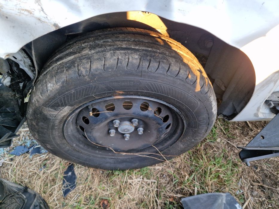 Renault Kangoo koła 195/65/15  opony 2023 rok jak nowe