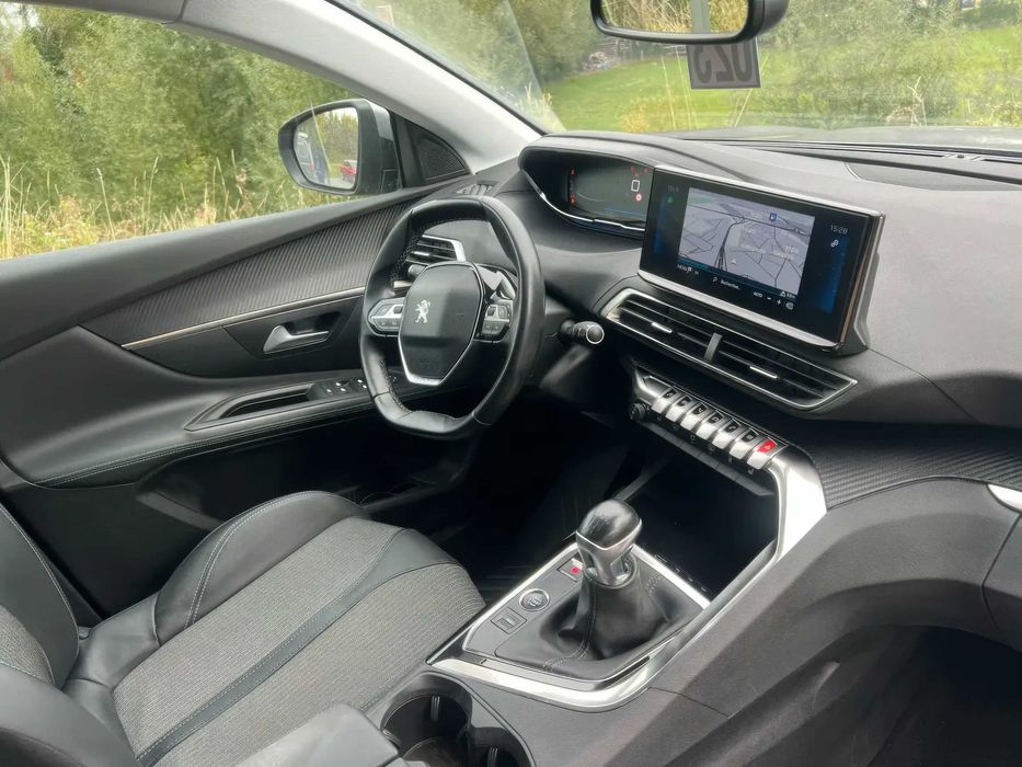 Peugeot 3008      2021