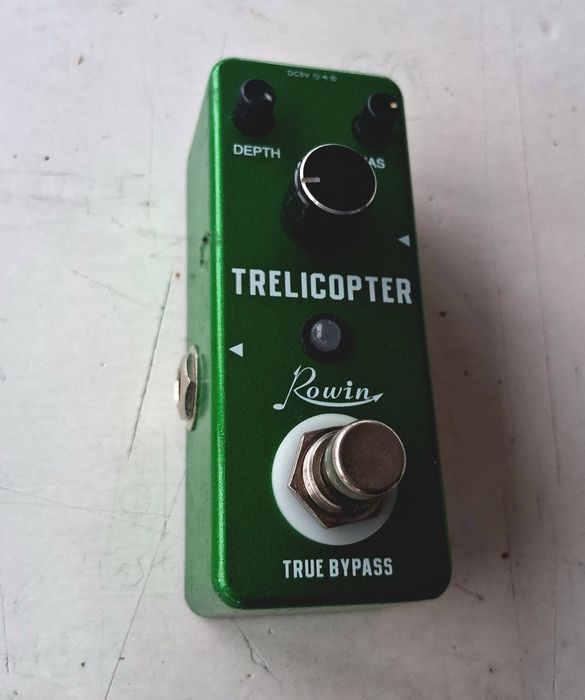 Pedal Tremolo Rowin Trelicopter