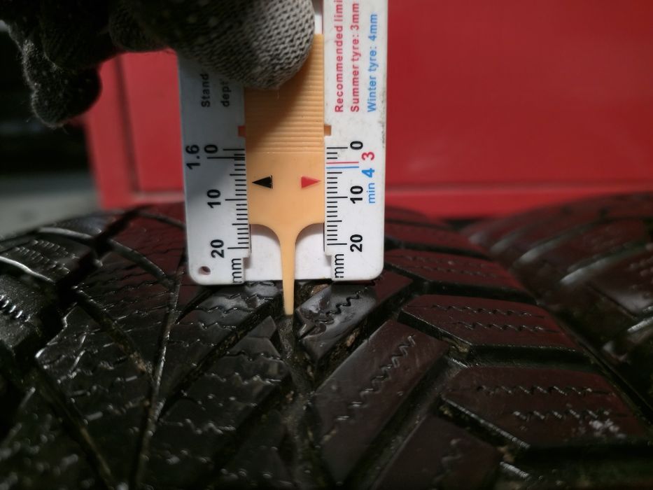 Opony zimowe 205/55/17  95V XL Komplet