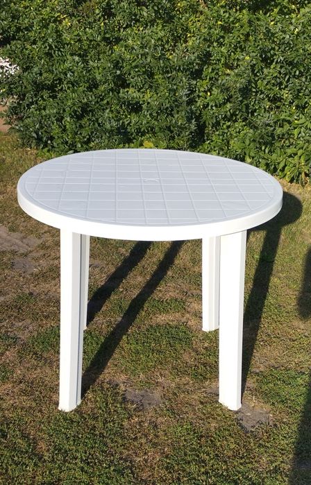 Krzesła plastikowe 6 szt.