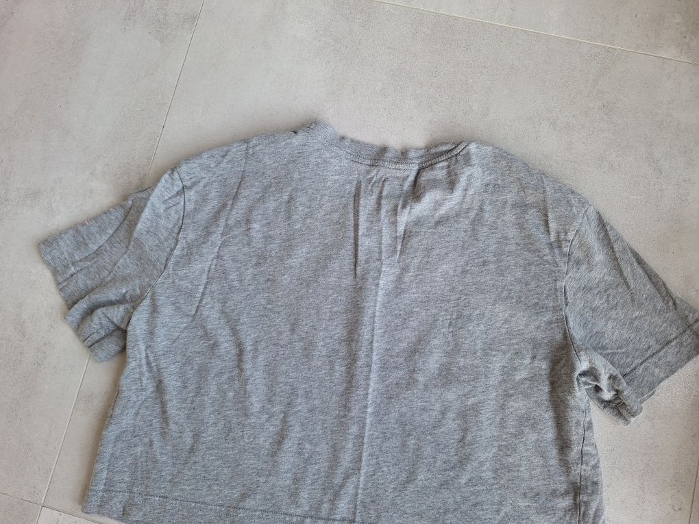 Krotki t-shirt crop koszulka Nike The Nike Tee