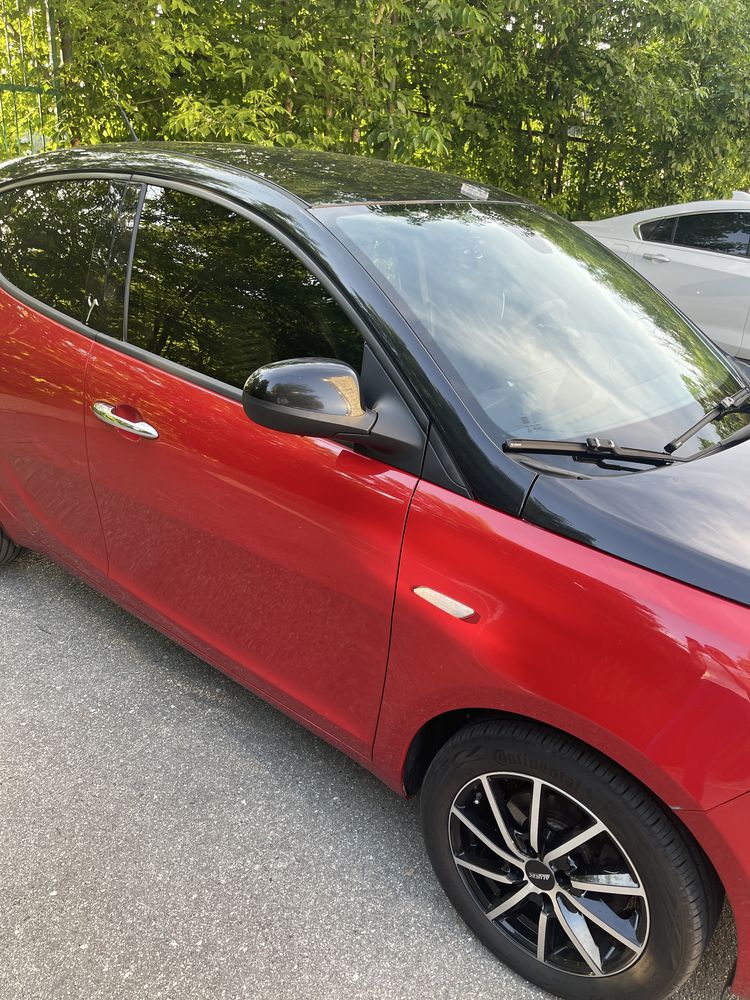 Продам Lancia ypsilon 2012 р.в. 0,9 biturbo