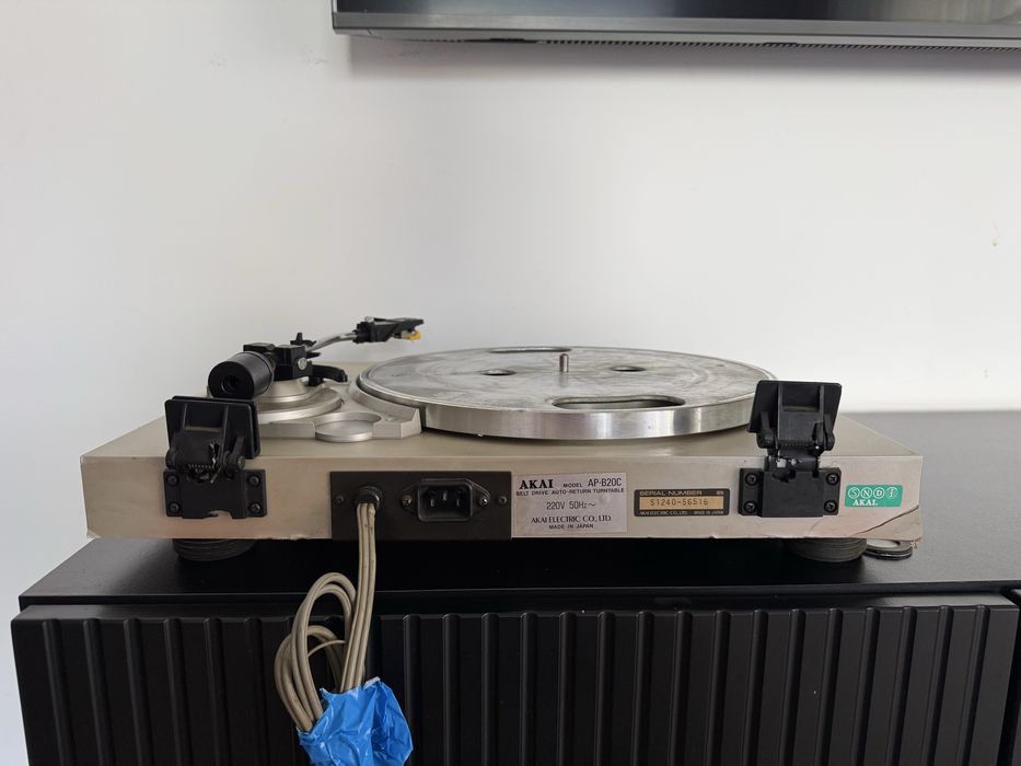 Gramofon Akai AP-b20