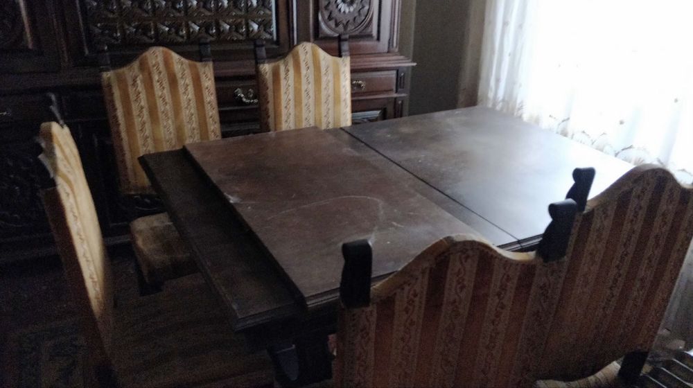 Movel e mesa de jantar