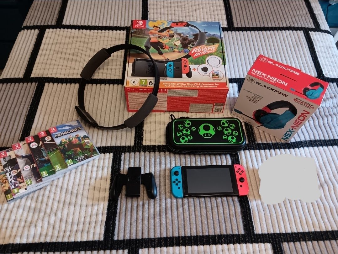 Nintendo Switch + Extras