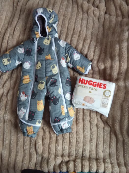 Продам памперси 1 і комбінезон трансформер